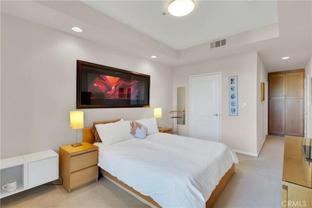 Picture of Home For Sale in Studio City, California, United States