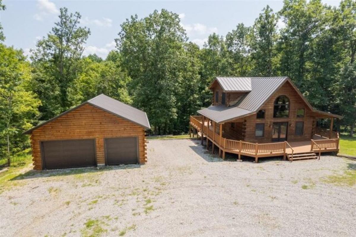 Picture of Home For Sale in Bee Spring, Kentucky, United States