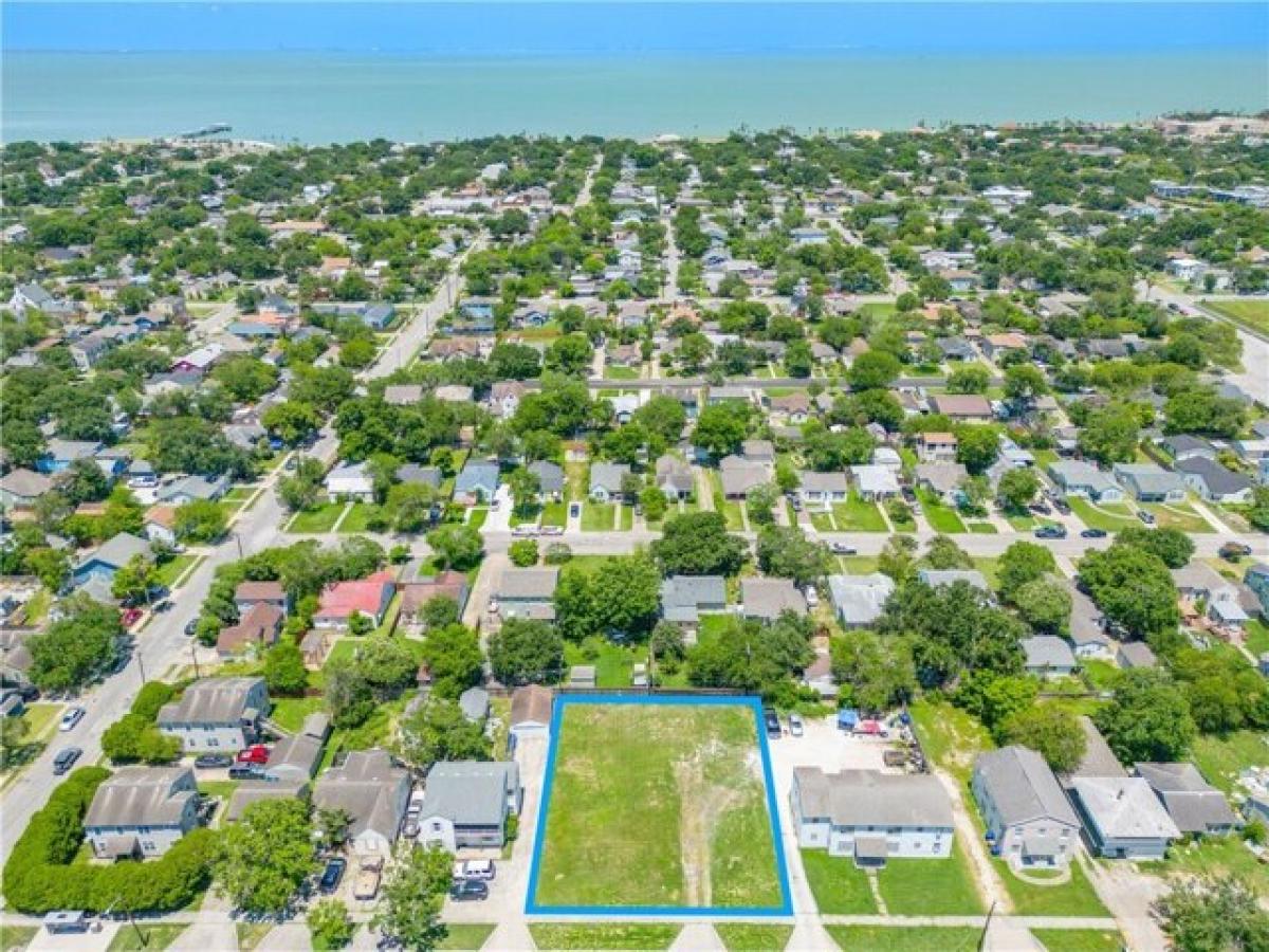 Picture of Residential Land For Sale in Corpus Christi, Texas, United States