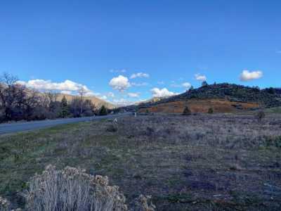 Residential Land For Sale in Yreka, California