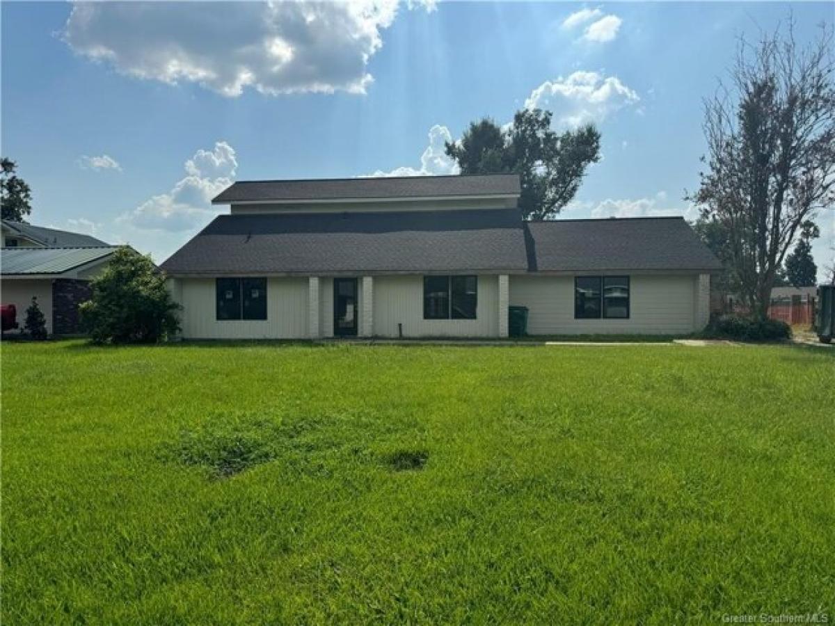 Picture of Home For Sale in Sulphur, Louisiana, United States