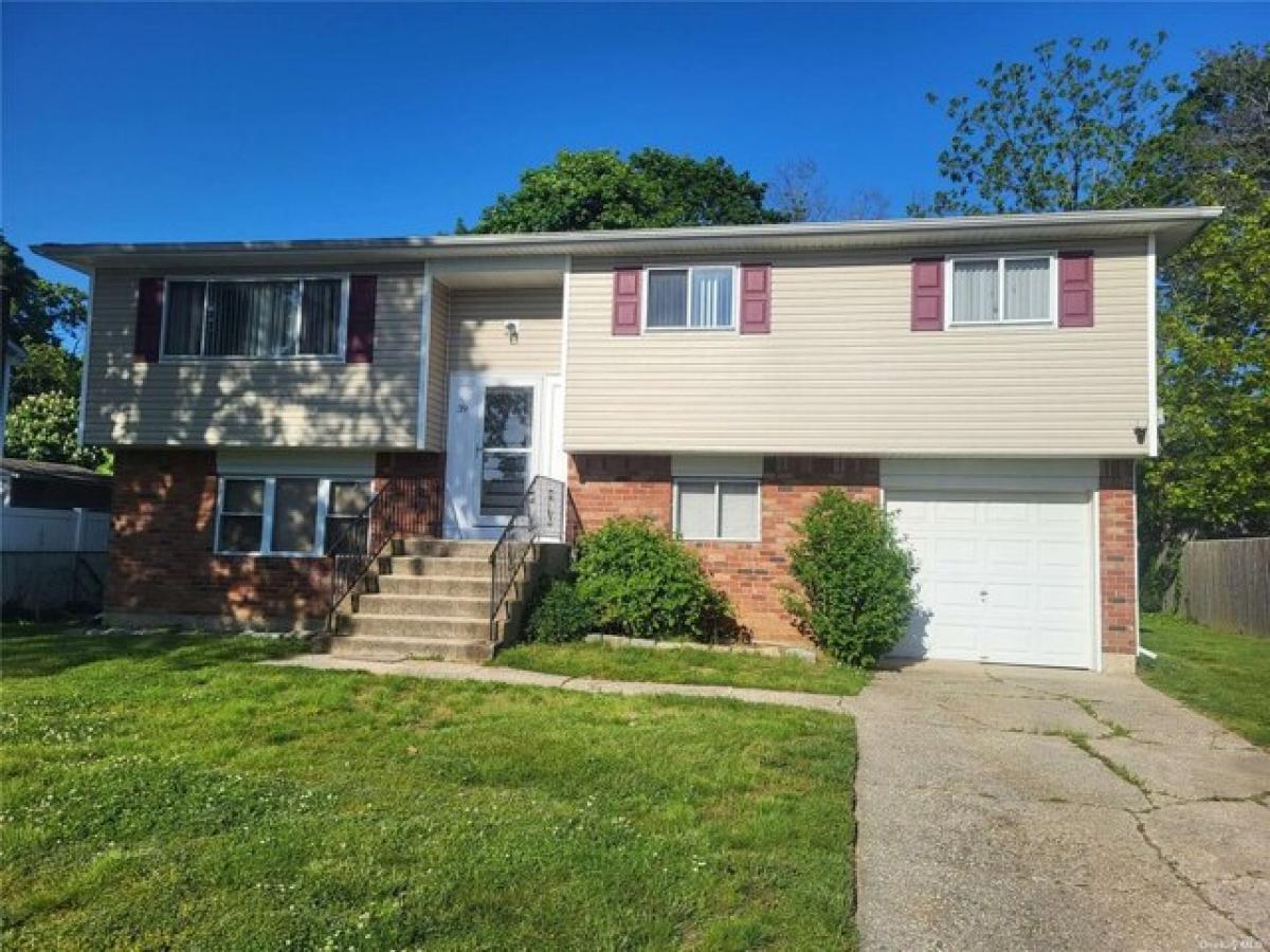 Picture of Home For Rent in Massapequa, New York, United States