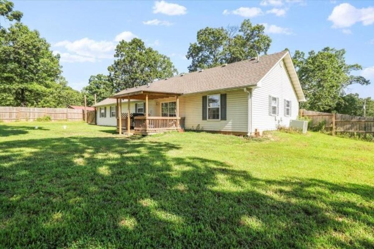 Picture of Home For Sale in West Plains, Missouri, United States