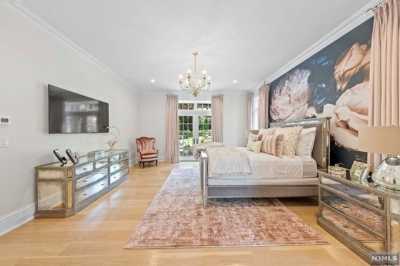 Home For Sale in Saddle River, New Jersey