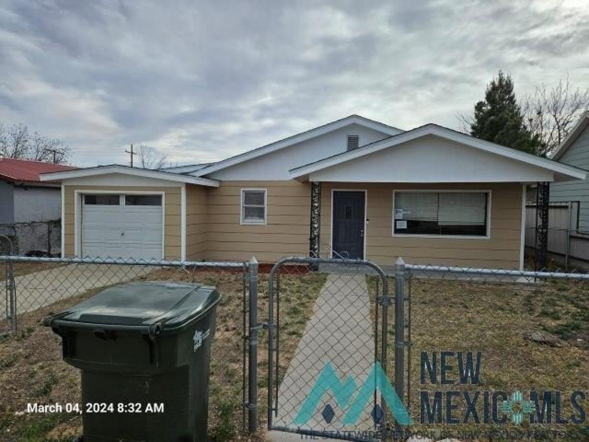 Picture of Home For Sale in Carlsbad, New Mexico, United States