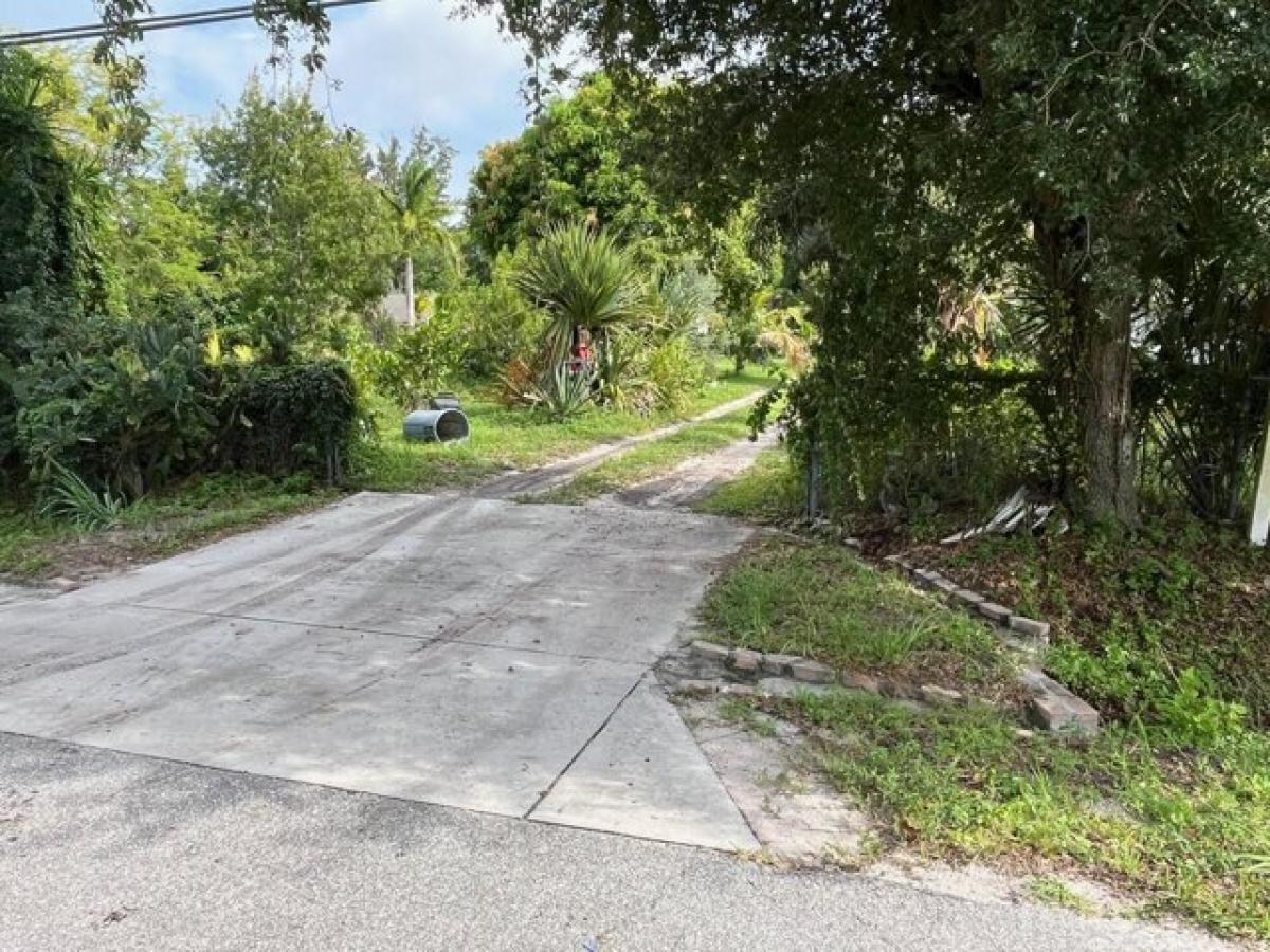 Picture of Residential Land For Sale in West Palm Beach, Florida, United States