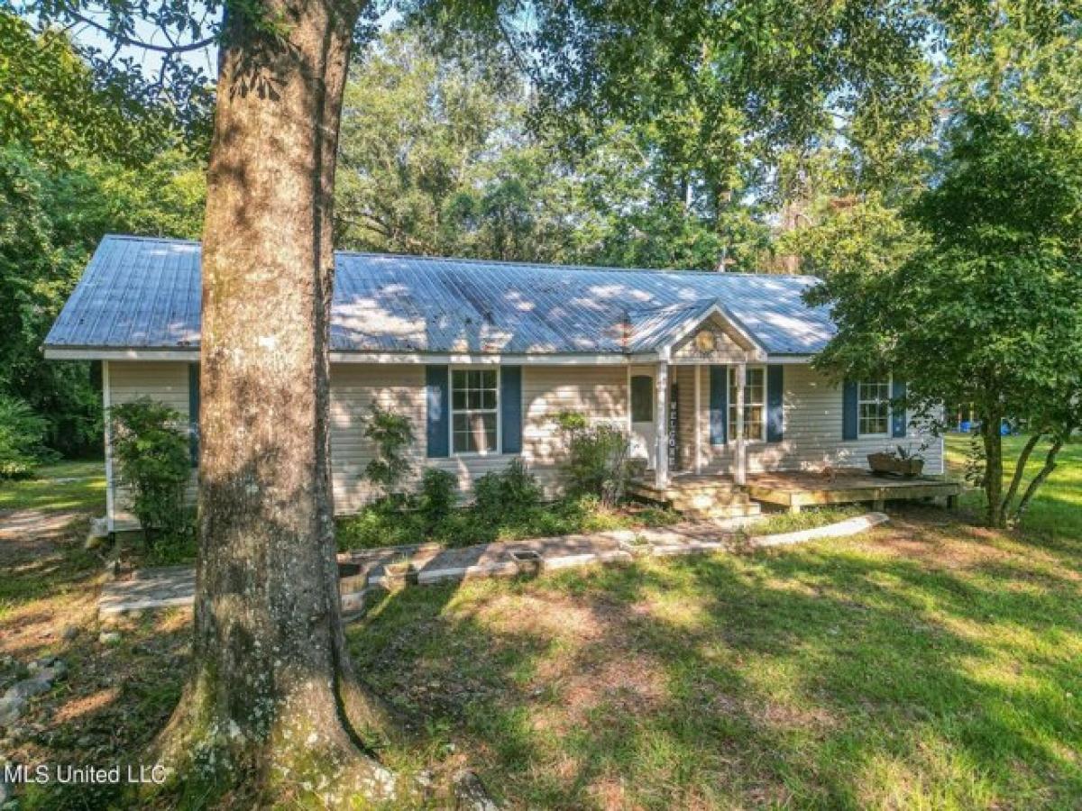 Picture of Home For Sale in Picayune, Mississippi, United States