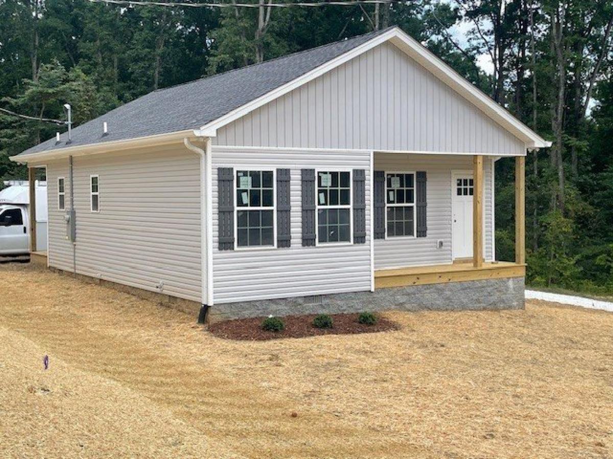 Picture of Home For Sale in Waverly, Tennessee, United States