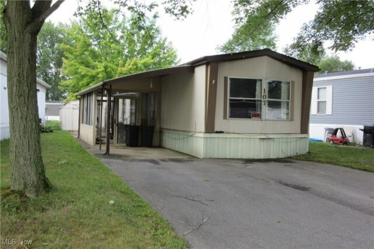 Picture of Home For Sale in Elyria, Ohio, United States