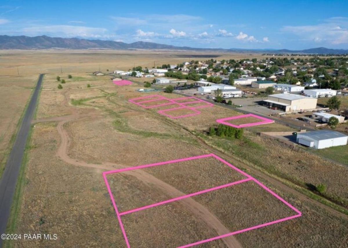 Picture of Residential Land For Sale in Prescott Valley, Arizona, United States