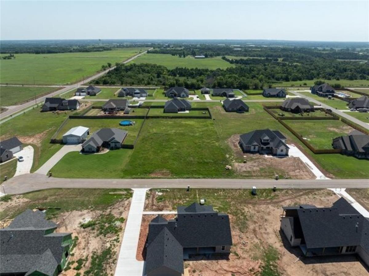 Picture of Residential Land For Sale in Shawnee, Oklahoma, United States