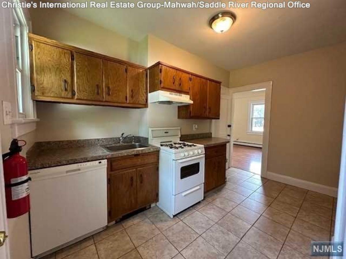 Picture of Home For Rent in River Vale, New Jersey, United States