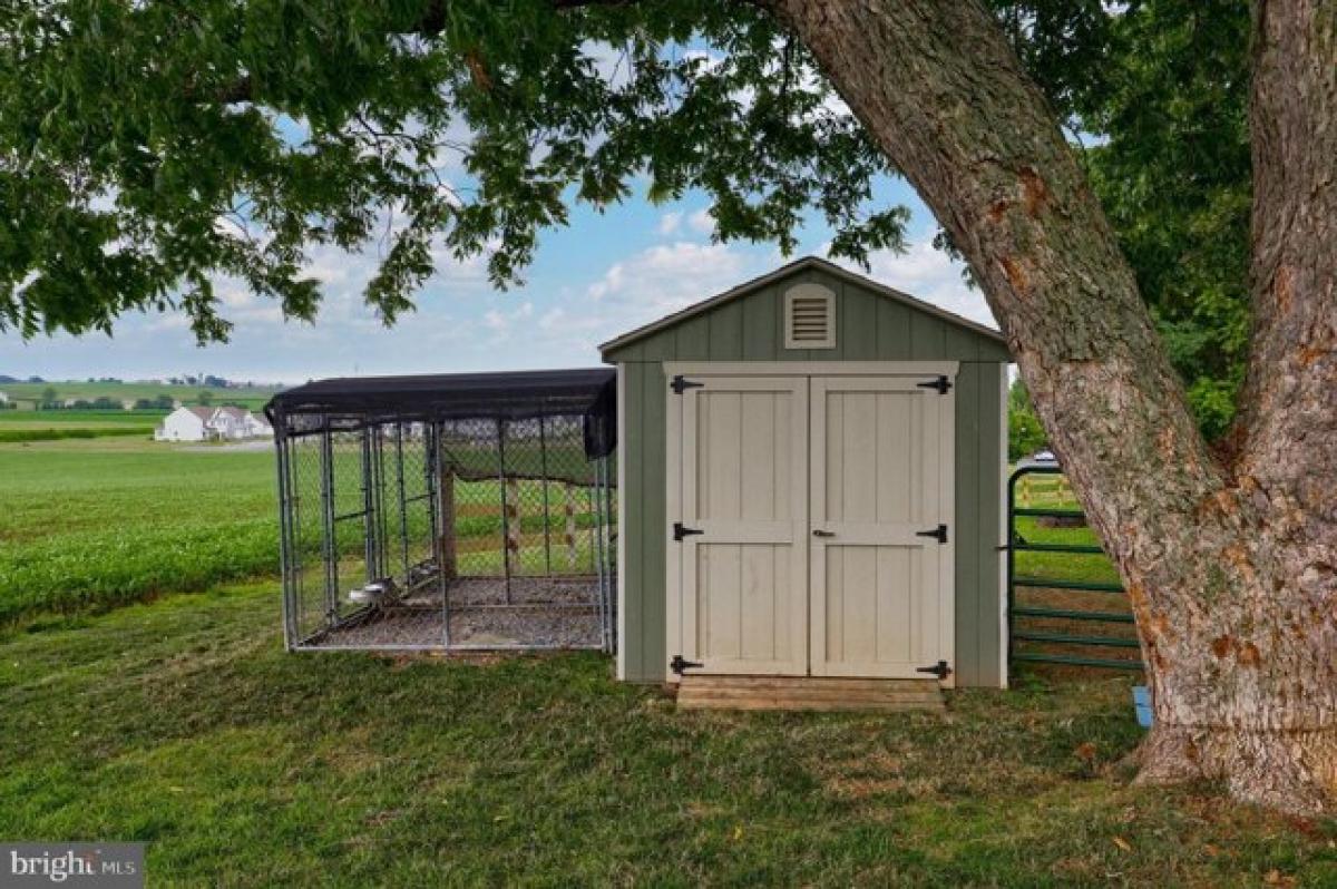 Picture of Home For Sale in Leola, Pennsylvania, United States