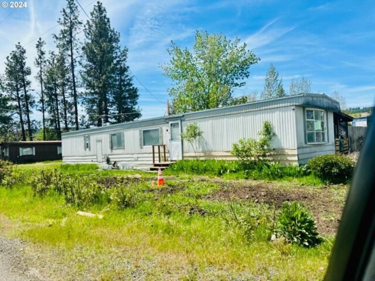 Picture of Home For Sale in Elgin, Oregon, United States