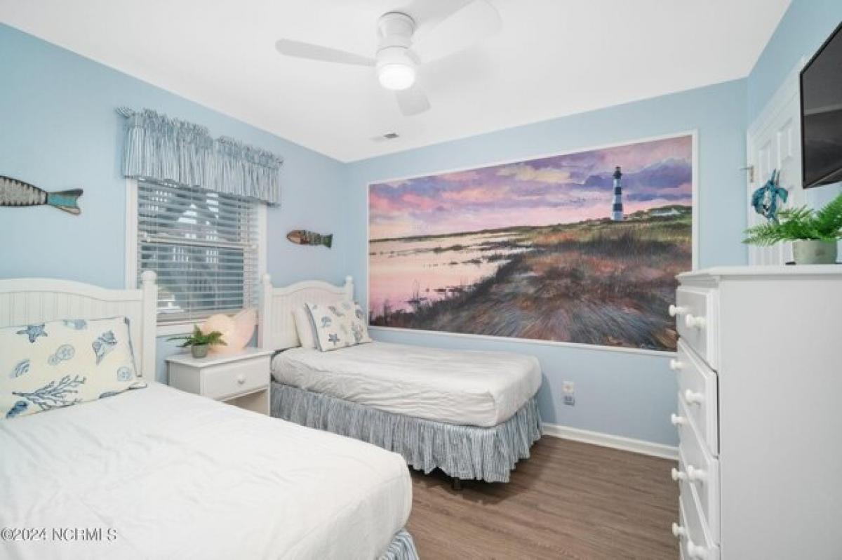 Picture of Home For Sale in Emerald Isle, North Carolina, United States