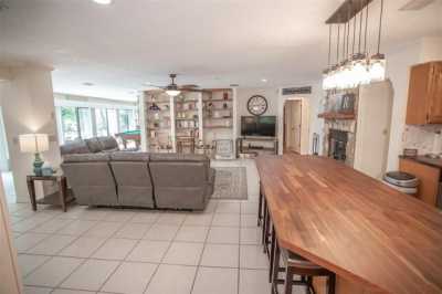 Home For Sale in Hawthorne, Florida