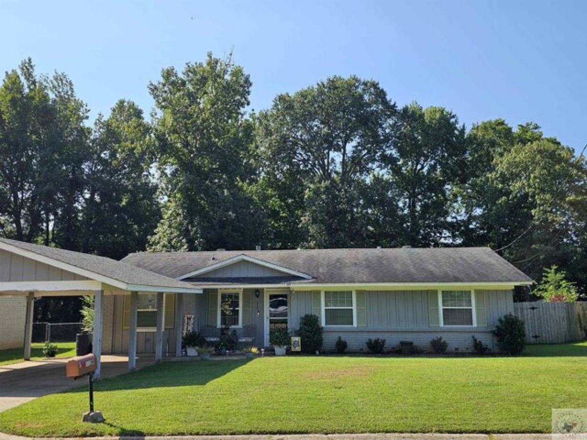 Picture of Home For Sale in Wake Village, Texas, United States