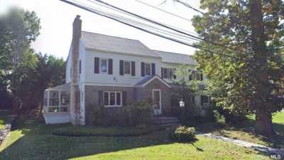 Home For Sale in Great Neck, New York