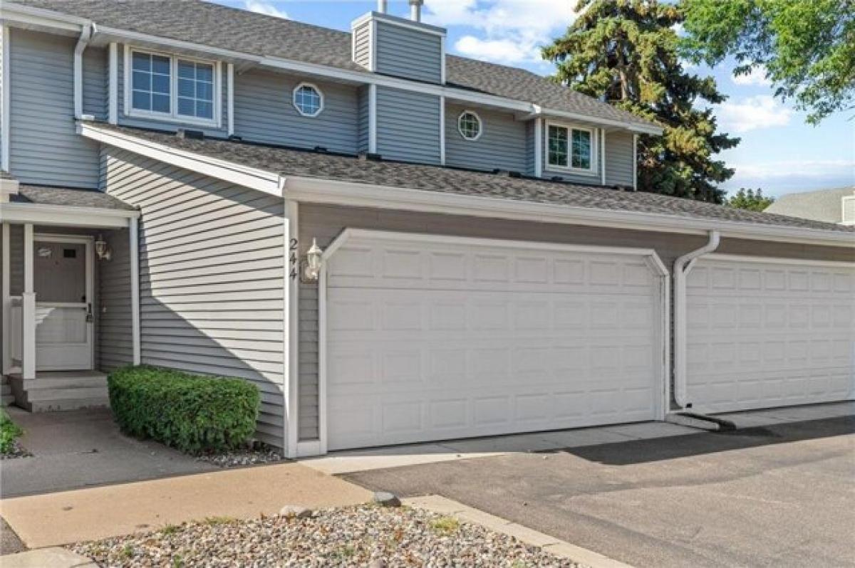 Picture of Home For Sale in Columbia Heights, Minnesota, United States