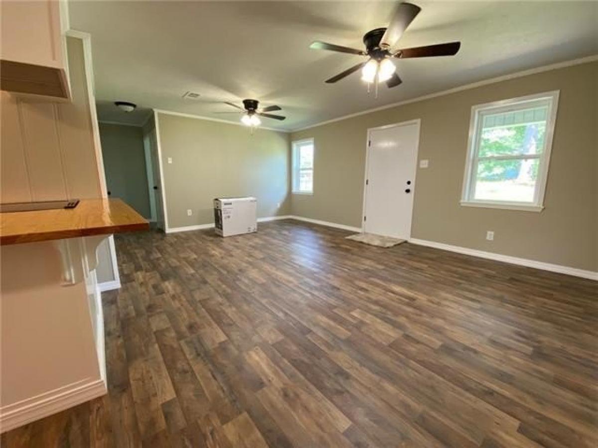 Picture of Home For Sale in Jena, Louisiana, United States