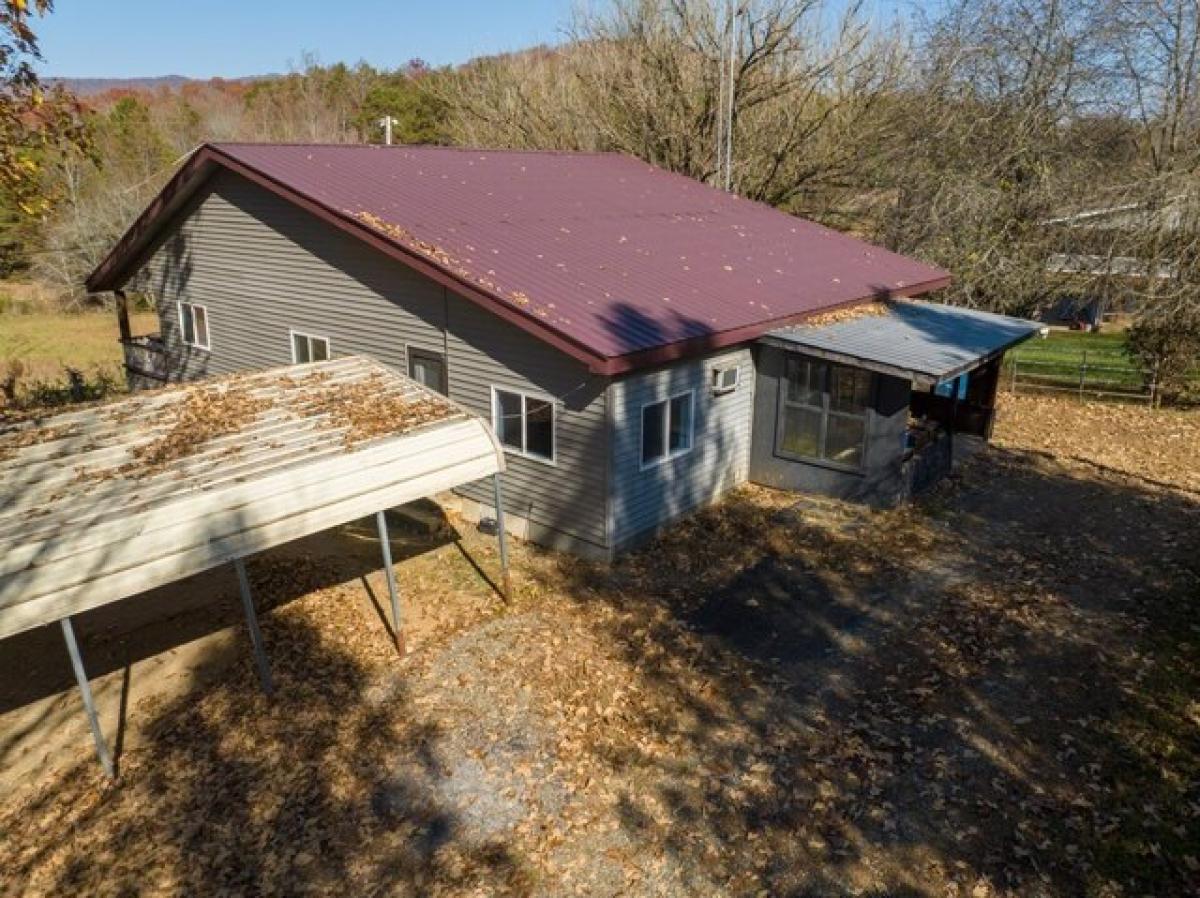 Picture of Home For Sale in Hayesville, North Carolina, United States