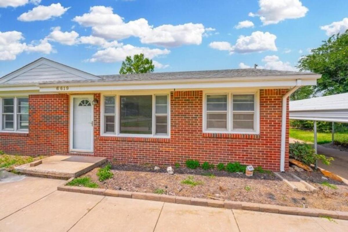 Picture of Home For Sale in Park City, Kansas, United States