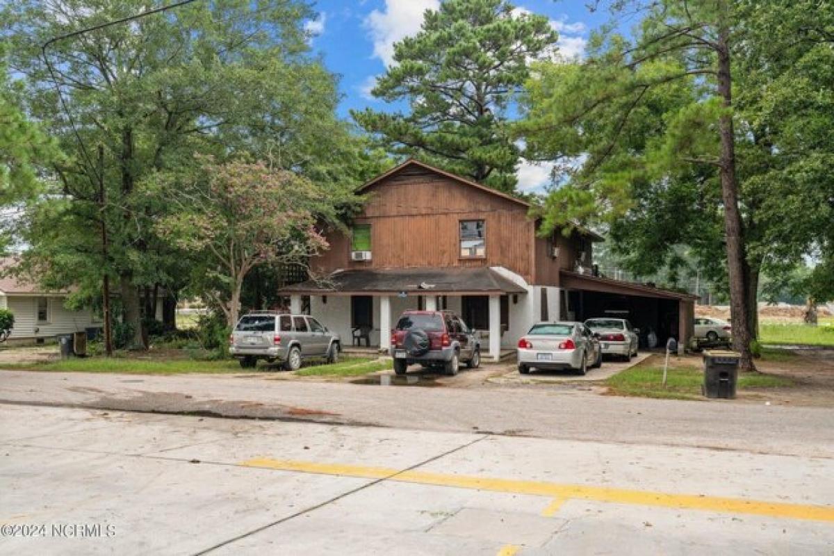 Picture of Home For Sale in Pembroke, North Carolina, United States