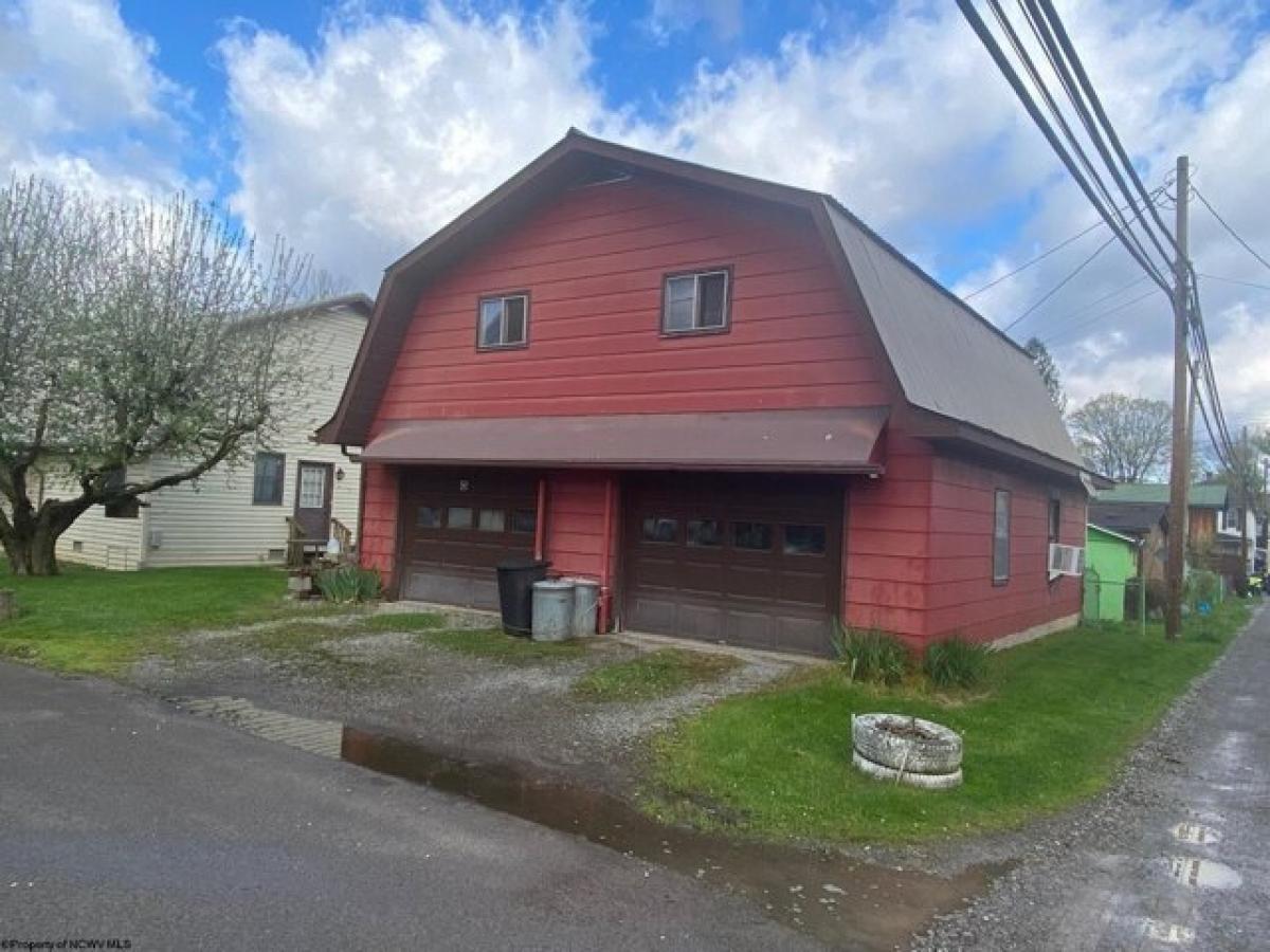 Picture of Home For Sale in Elkins, West Virginia, United States