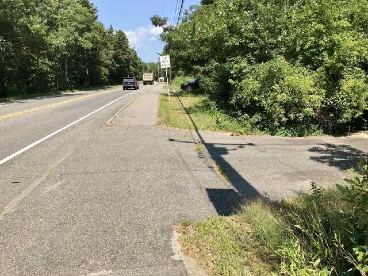 Picture of Residential Land For Sale in Mashpee, Massachusetts, United States