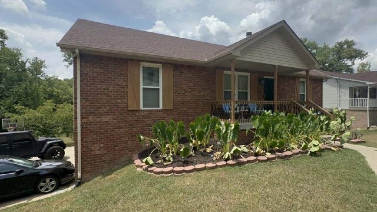 Picture of Home For Sale in Whites Creek, Tennessee, United States