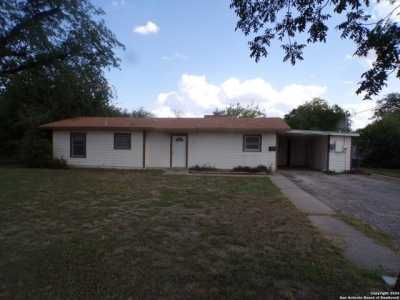 Home For Rent in Uvalde, Texas