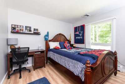 Home For Sale in Bedford, New Hampshire