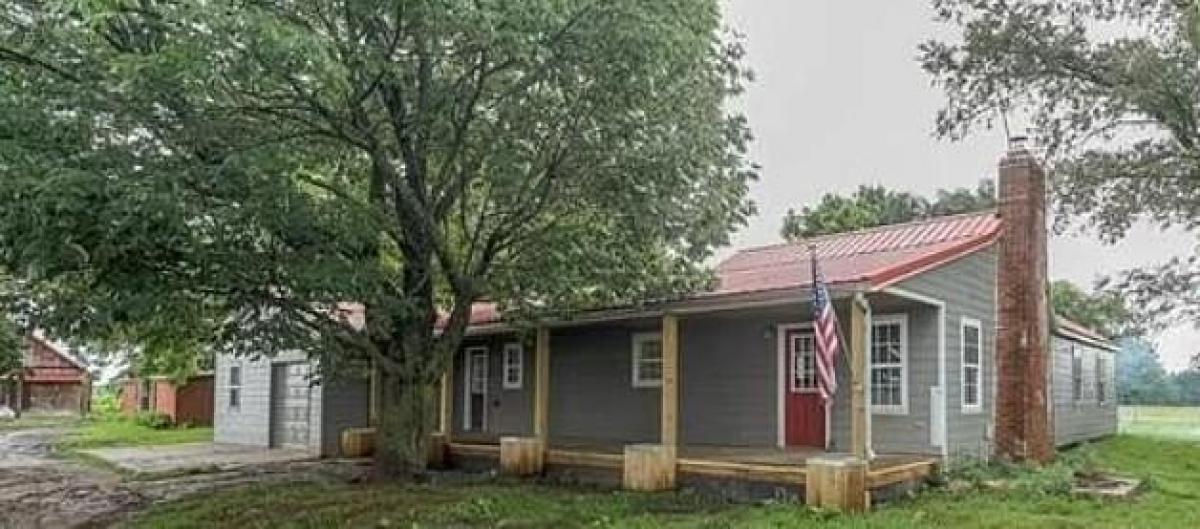 Picture of Home For Sale in Peculiar, Missouri, United States