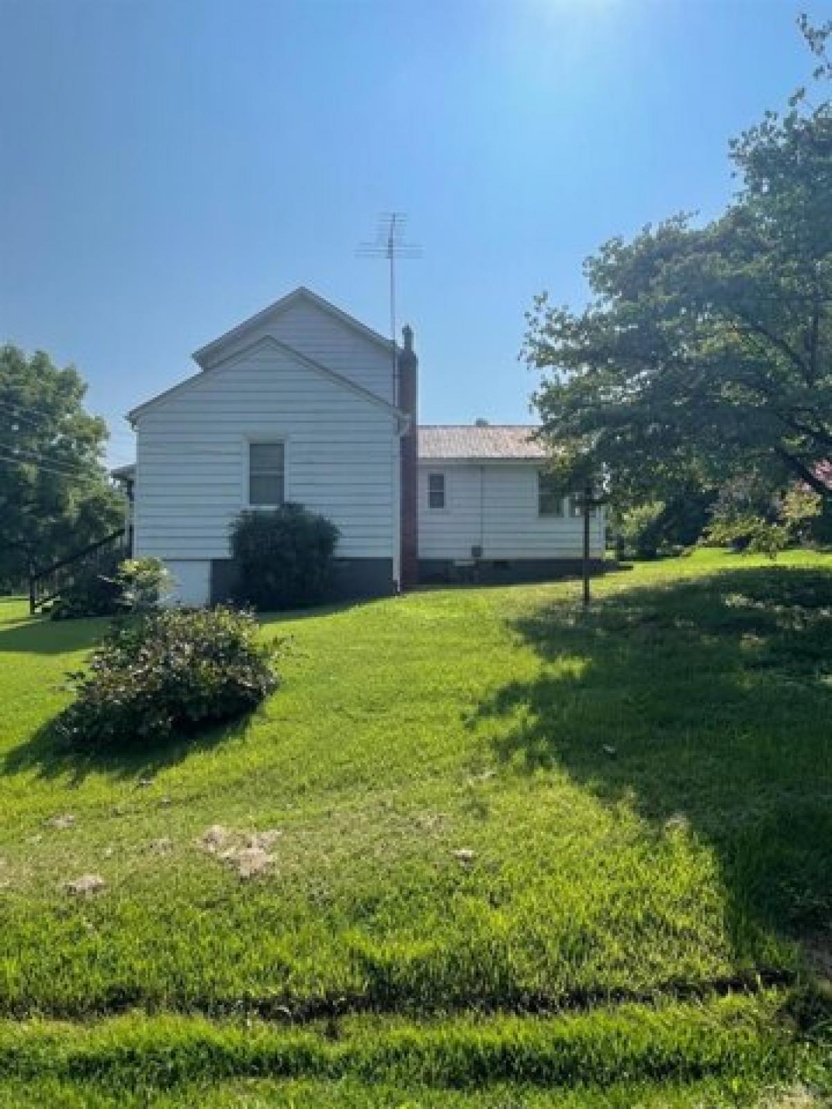 Picture of Home For Sale in Phenix, Virginia, United States