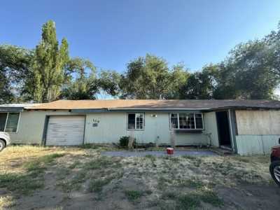 Home For Sale in Midland, Oregon