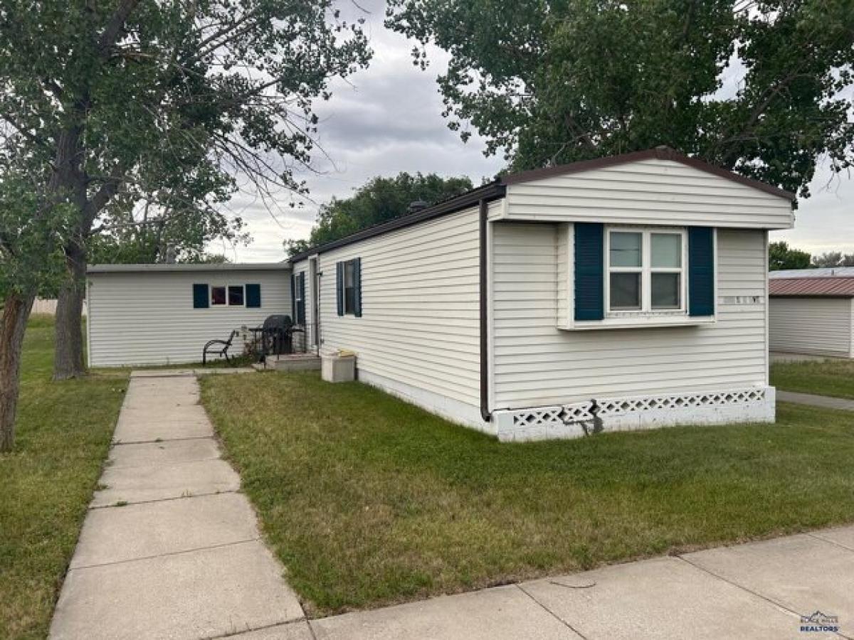 Picture of Home For Sale in New Underwood, South Dakota, United States