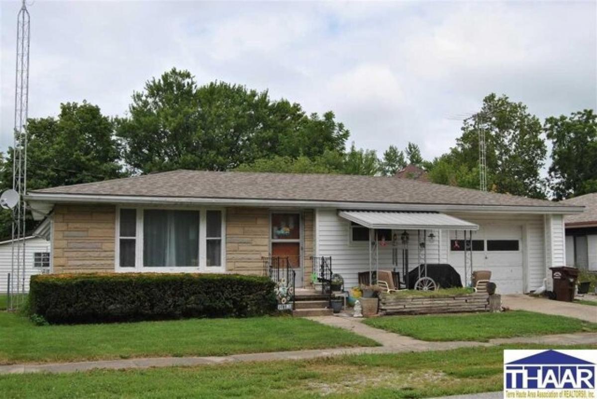 Picture of Home For Sale in Dana, Indiana, United States