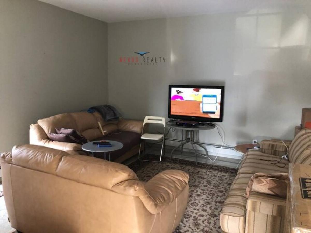 Picture of Home For Rent in Levittown, New York, United States