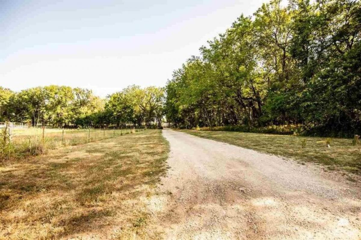 Picture of Home For Sale in Eureka, Kansas, United States