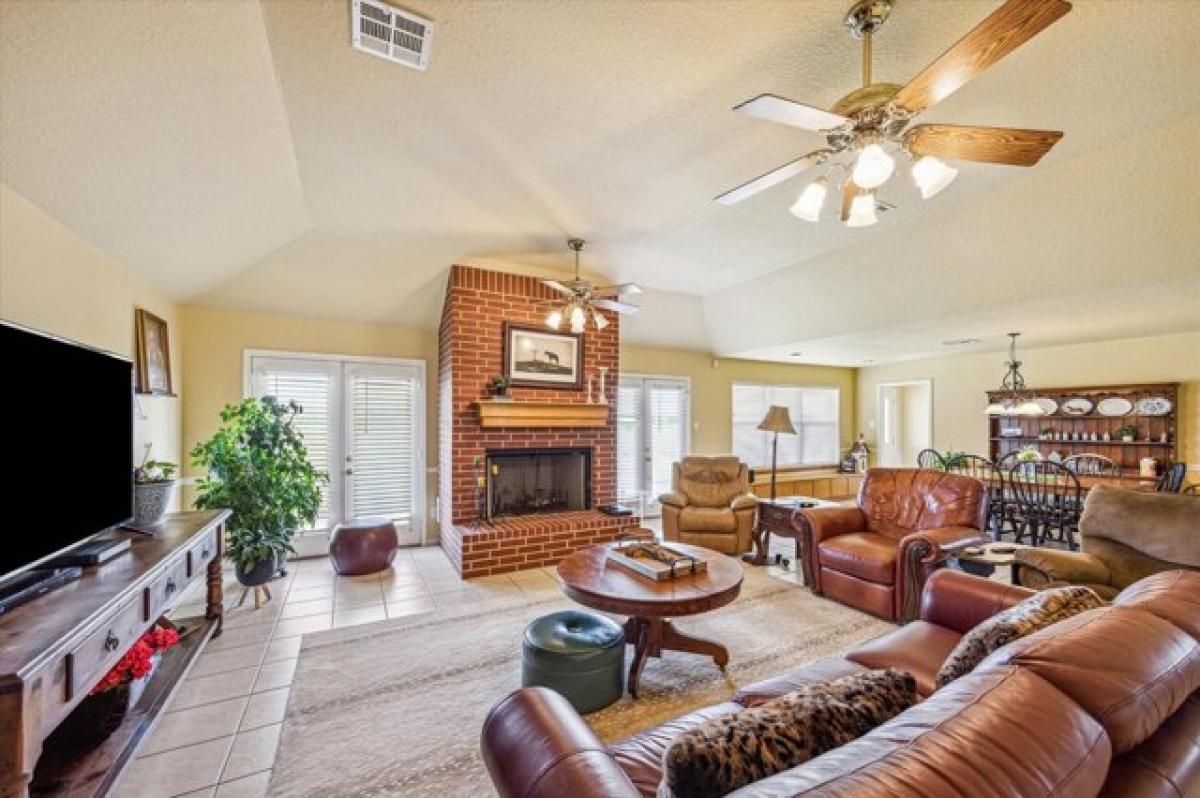 Picture of Home For Sale in Bellville, Texas, United States