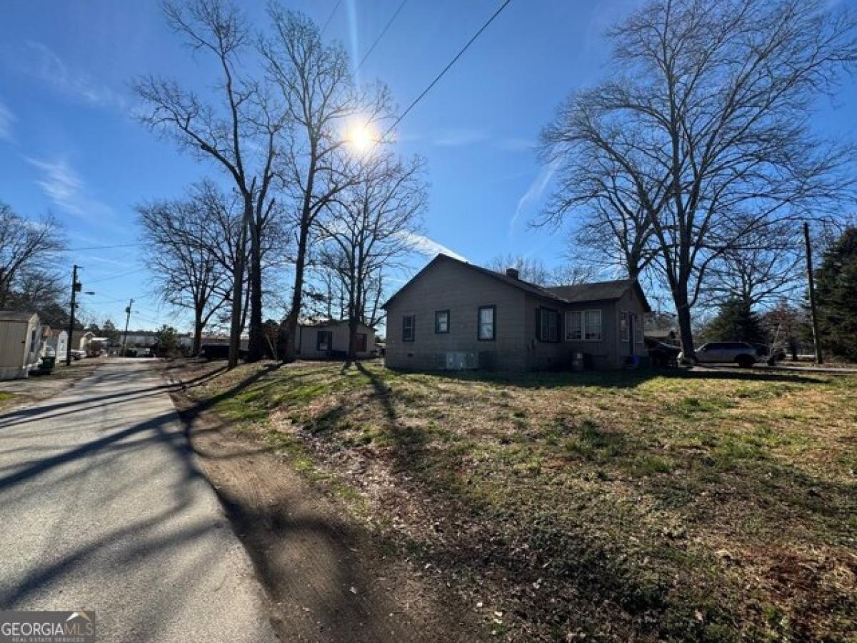 Picture of Home For Sale in Eastanollee, Georgia, United States