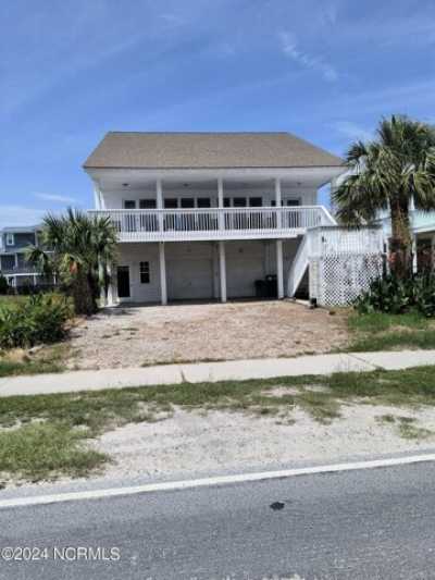 Home For Sale in Ocean Isle Beach, North Carolina