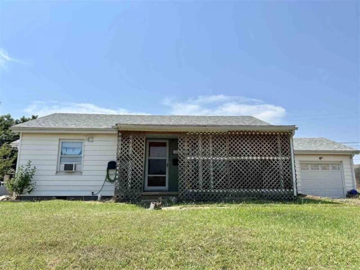 Picture of Home For Sale in Ponca City, Oklahoma, United States