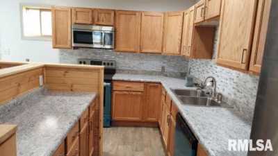 Home For Sale in Alexis, Illinois