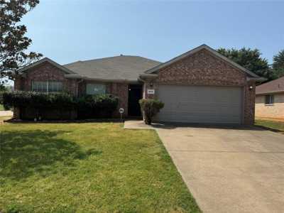 Home For Rent in Corinth, Texas