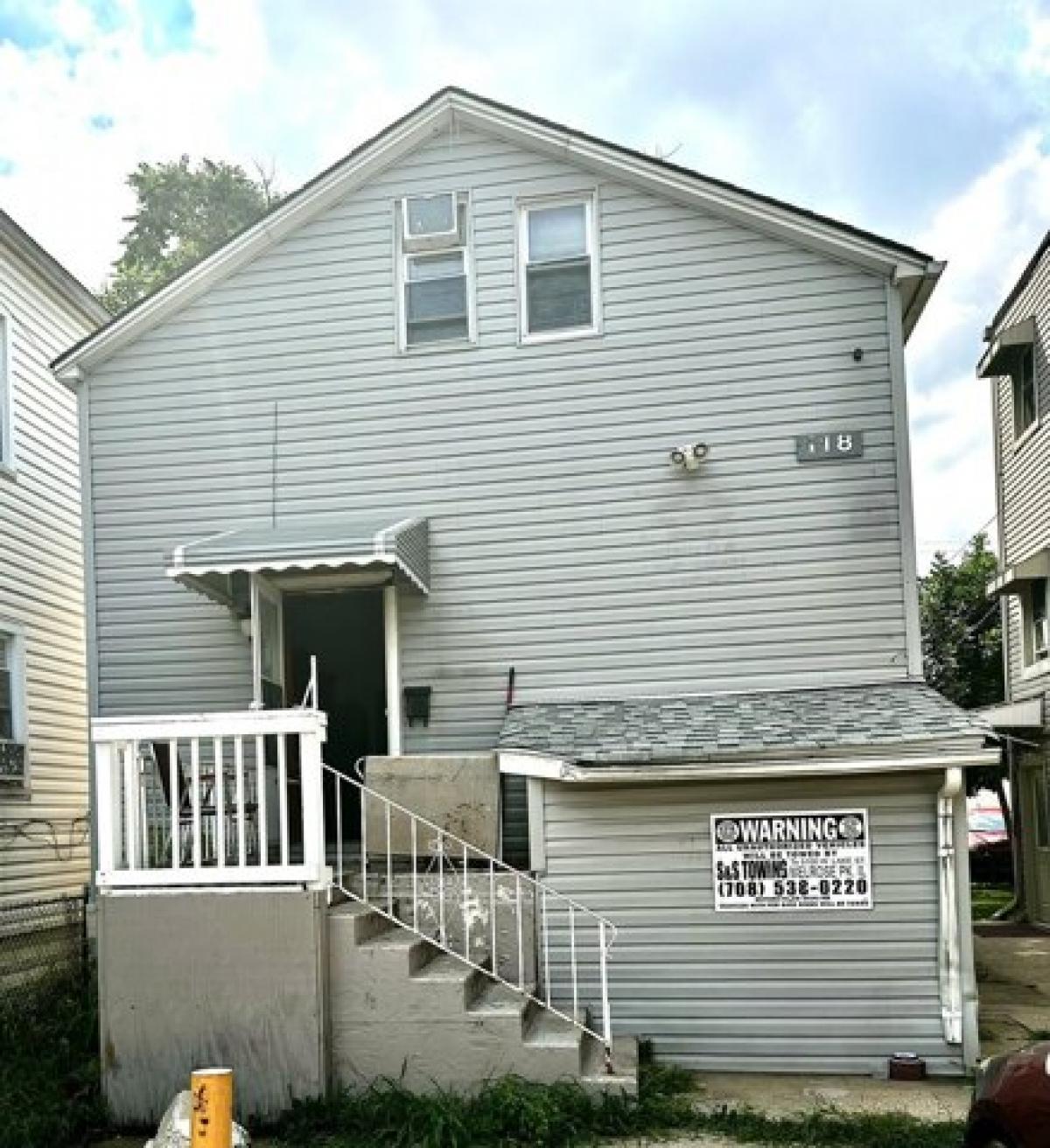 Picture of Home For Sale in Melrose Park, Illinois, United States