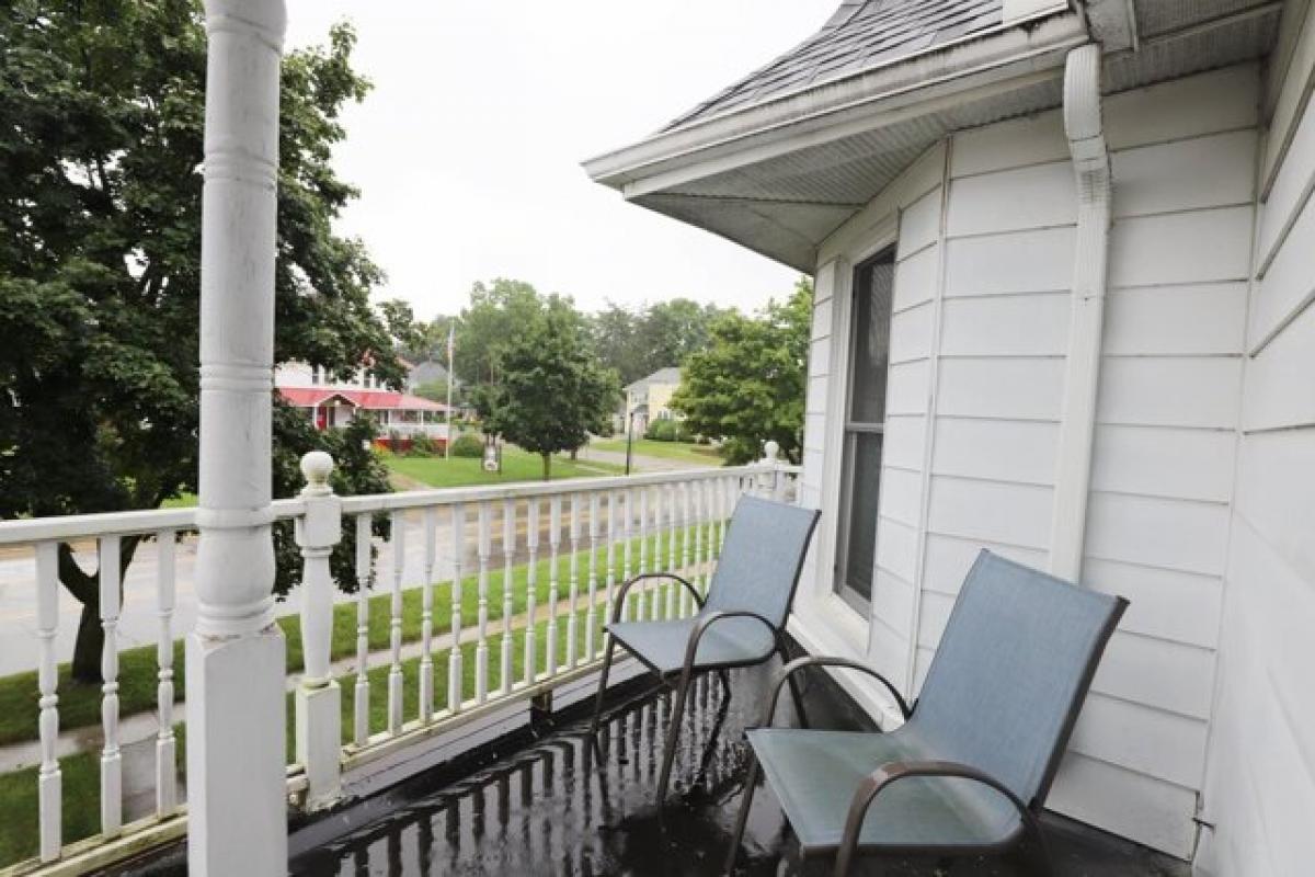 Picture of Home For Sale in Flushing, Michigan, United States