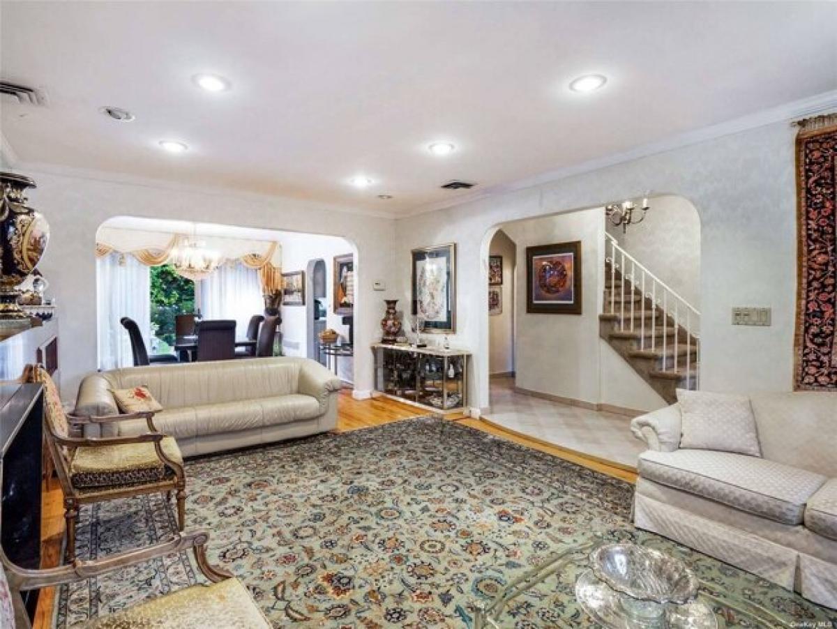 Picture of Home For Rent in Forest Hills, New York, United States