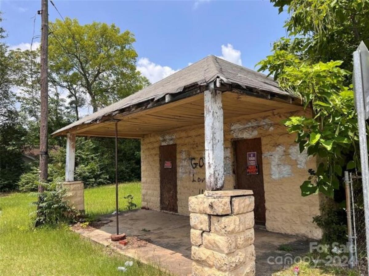 Picture of Home For Sale in Hamlet, North Carolina, United States