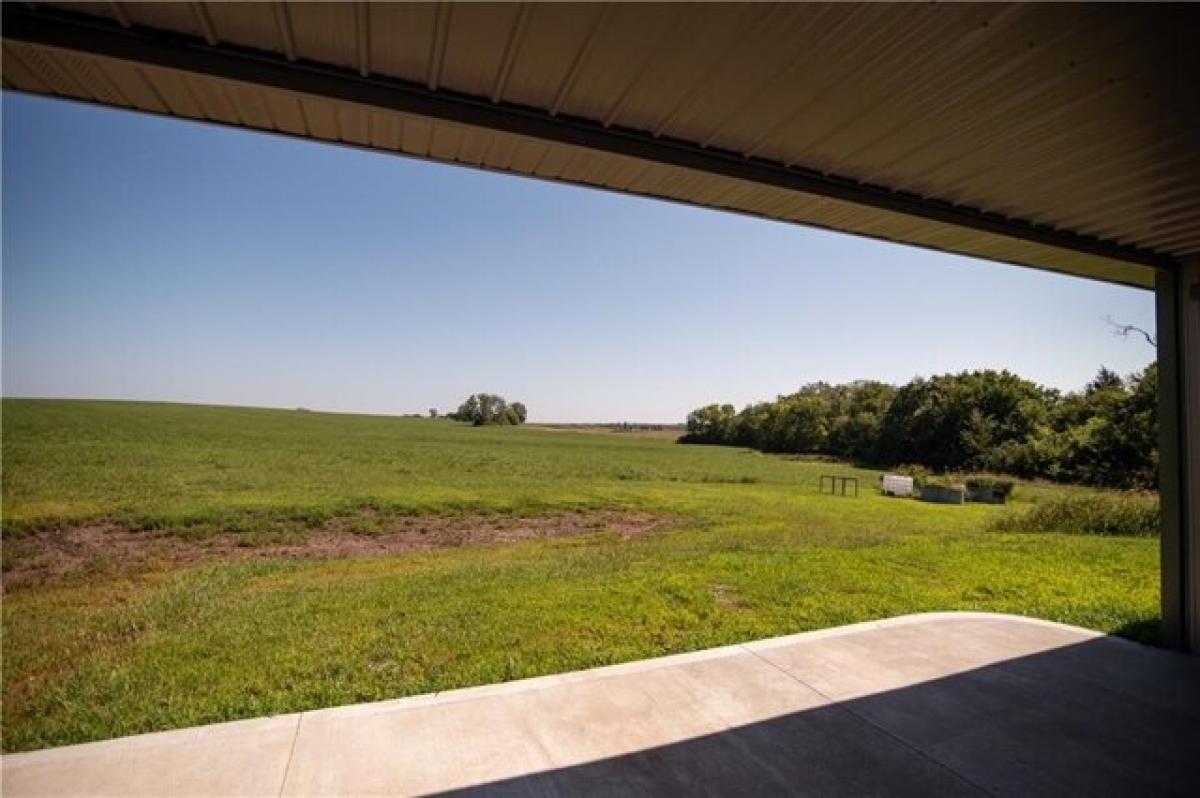 Picture of Home For Sale in Valley Falls, Kansas, United States